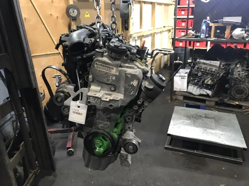 Двигатель Volkswagen Golf 03C100035HX BMY