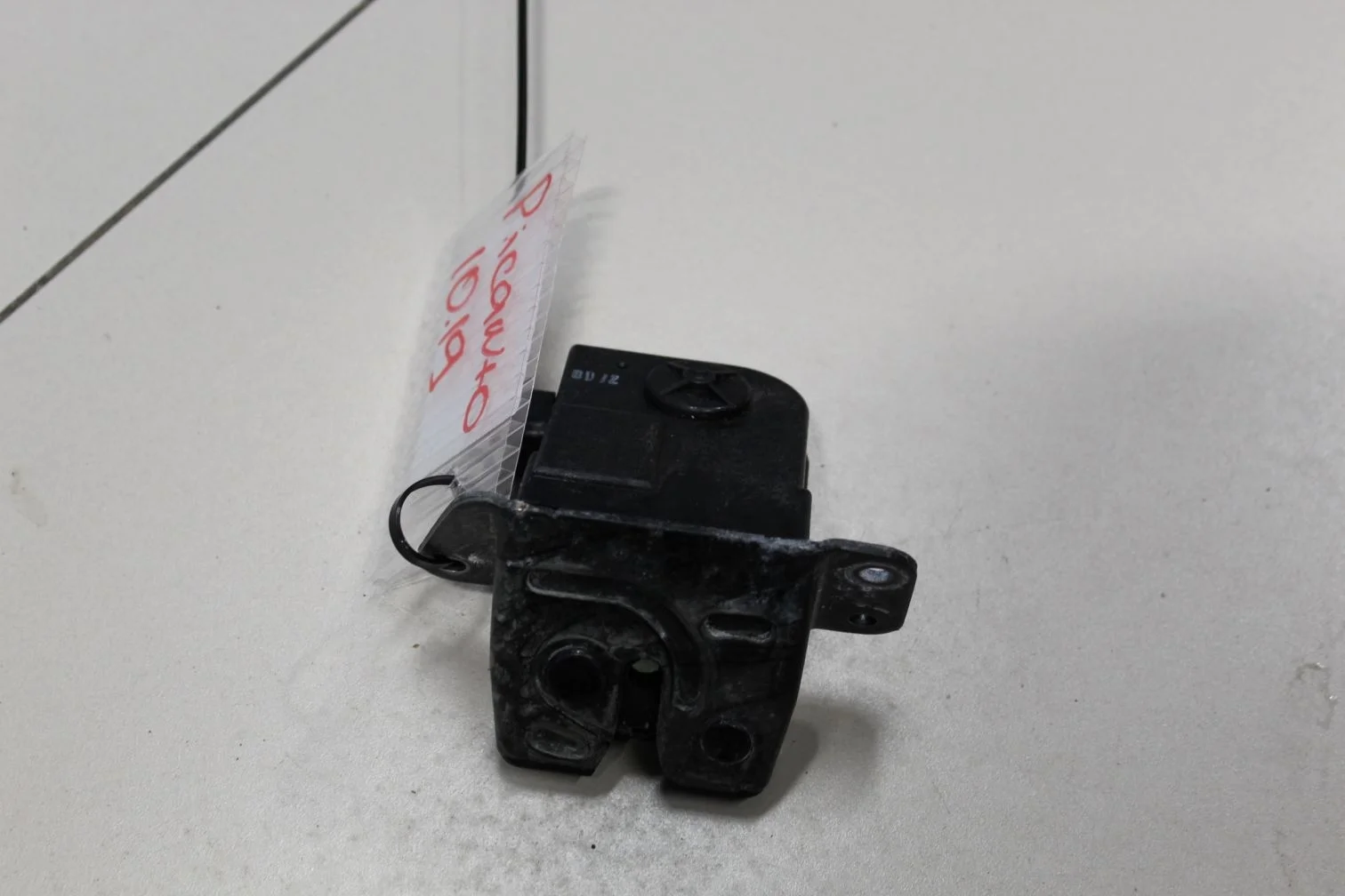 Замок багажника для KIA Picanto 2011-2017