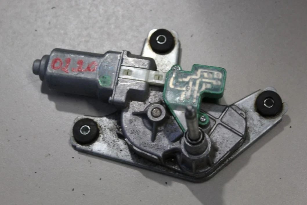 Моторчик стеклоочистителя заднего стекла для Mitsubishi Lancer CX CY 2007-