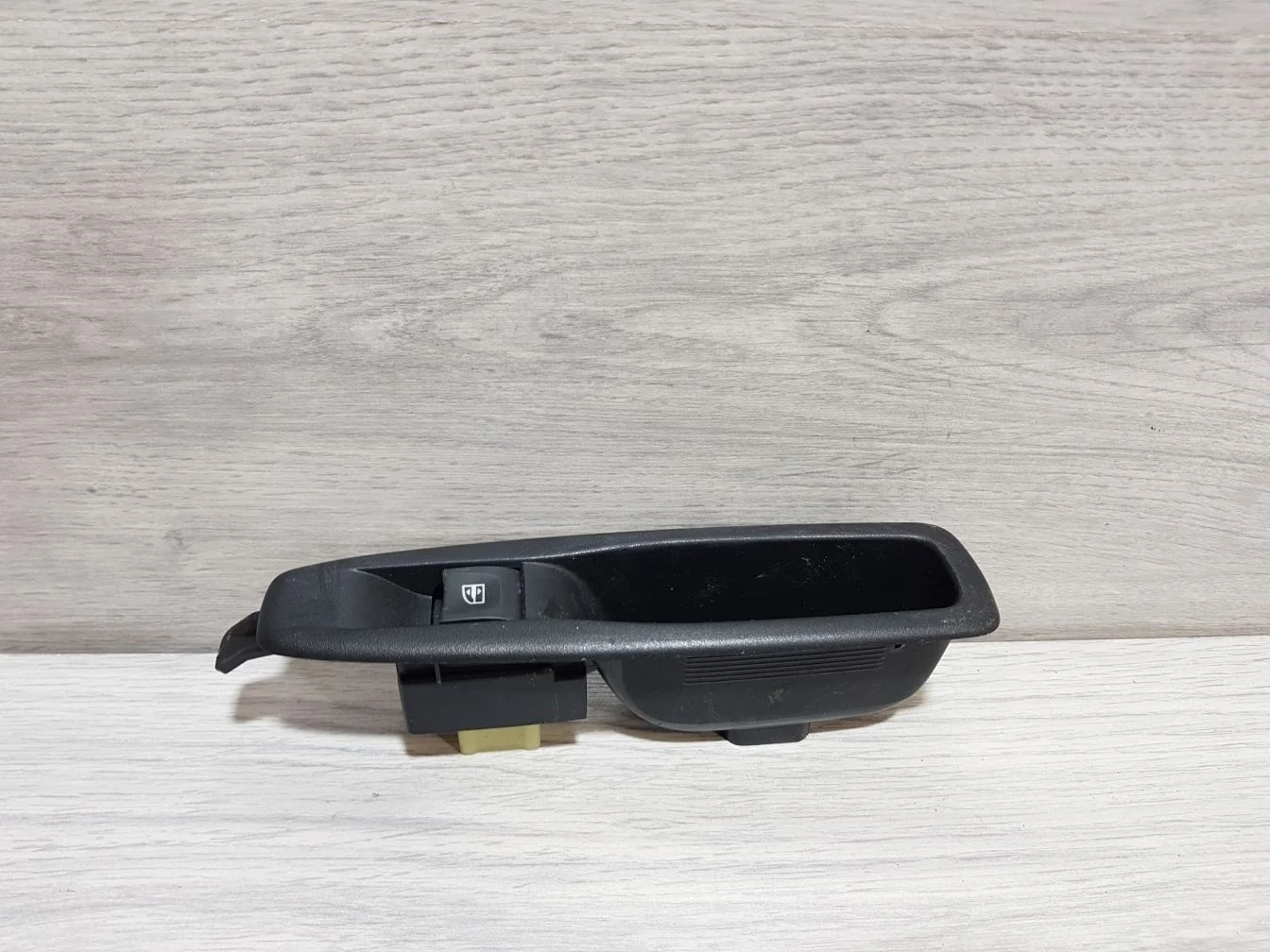 Кнопка стеклоподъемника для Renault Clio 4 2012-2019