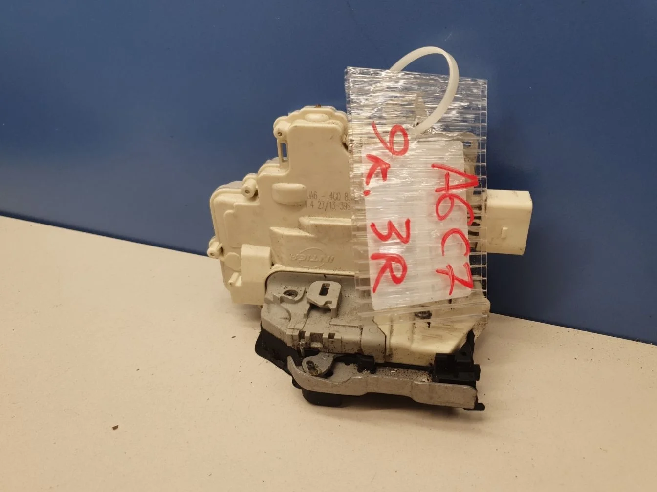 Замок двери задней правой для Audi A6 S6 C7 2011-2018