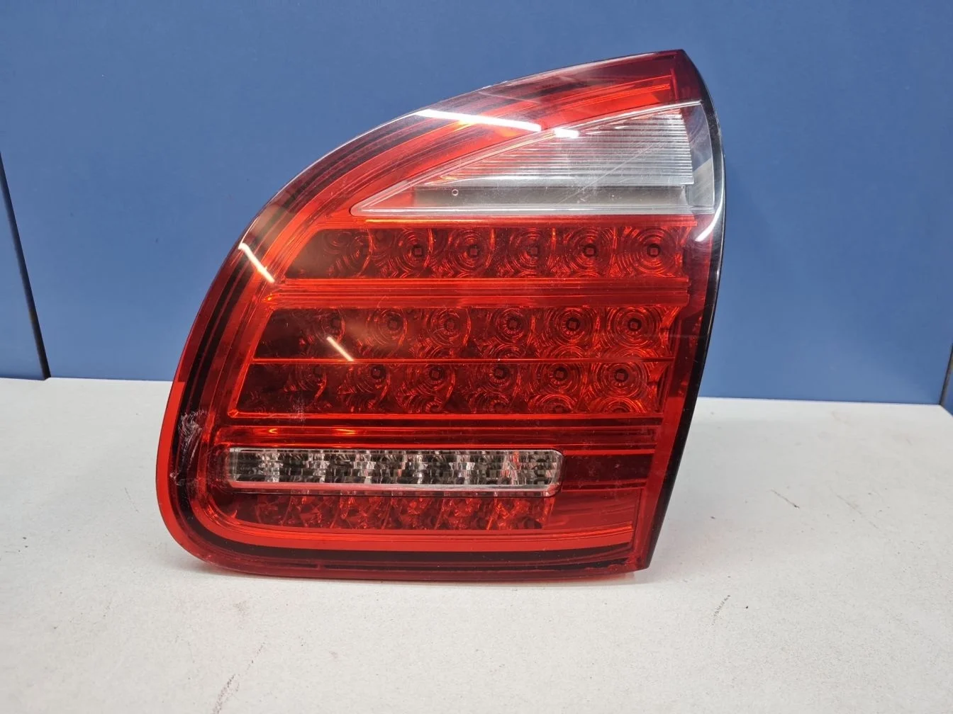 Фонарь в крышку правый для Porsche Cayenne 958 2010-2018