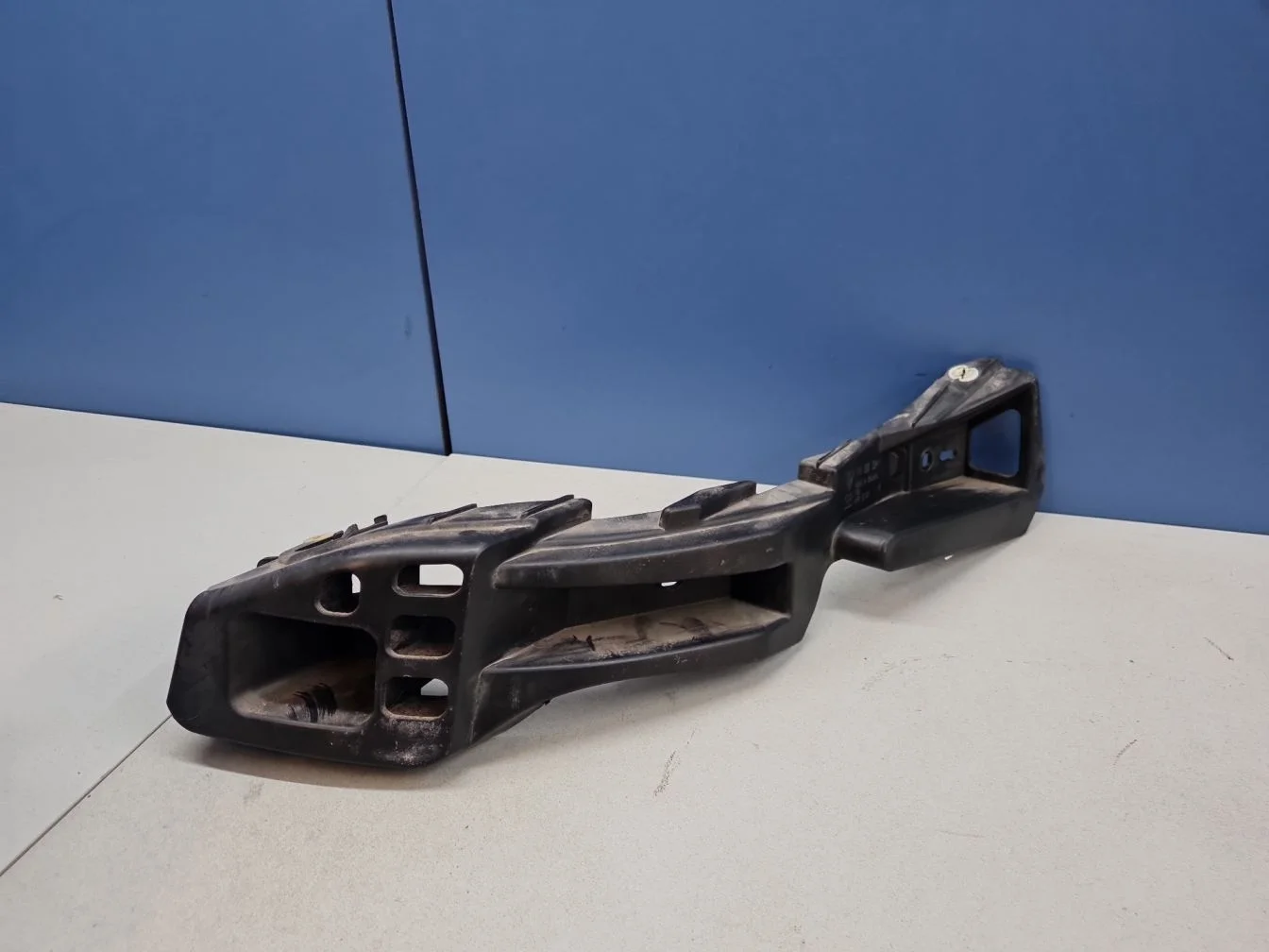 Кронштейн бампера заднего правый для Porsche Cayenne 958 2010-2018