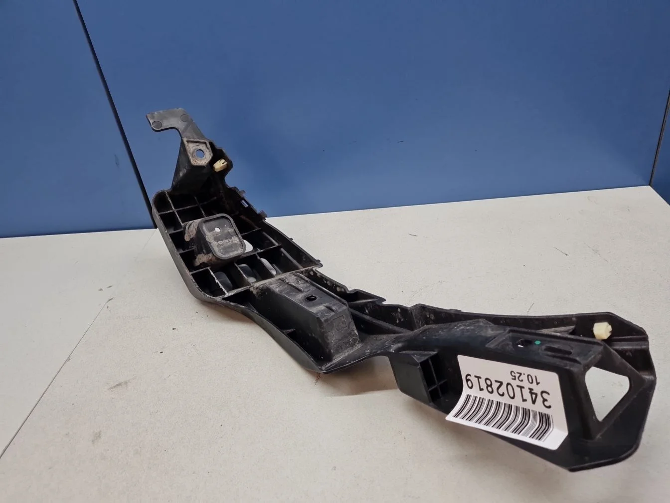 Кронштейн бампера заднего правый для Porsche Cayenne 958 2010-2018