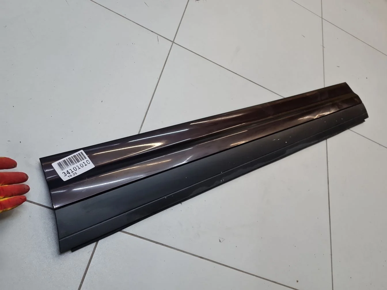 Молдинг двери правый передний для Porsche Cayenne 958 2010-2018