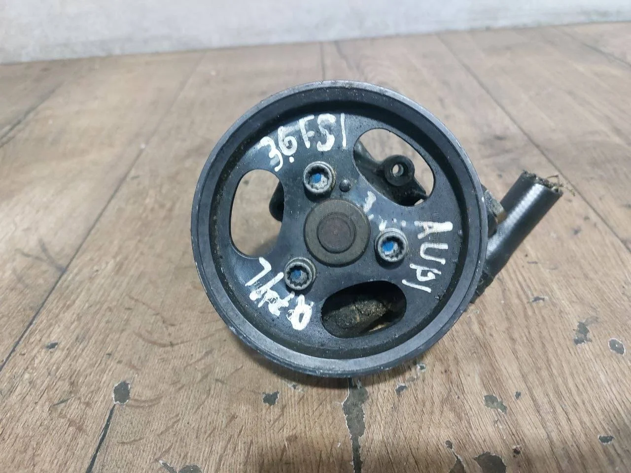 насос гидроусилителя руля Audi Q7 4L