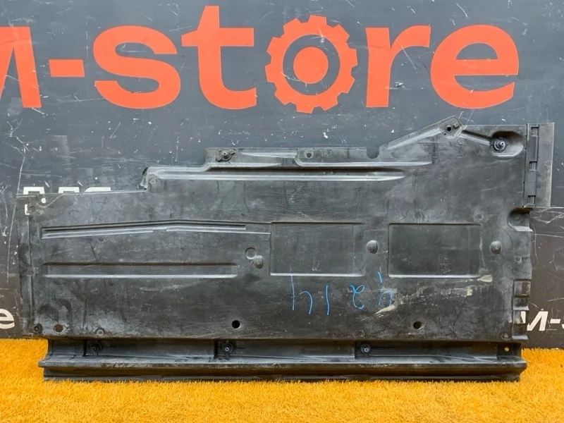 Защита днища кузова Audi A4 2011 8K0825208D B8/8K CDNB, правая