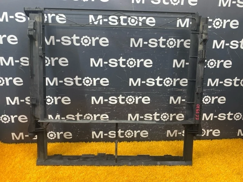 Рамка радиатора Land Rover Range Rover 2002 PCU000130 L322 M62B44