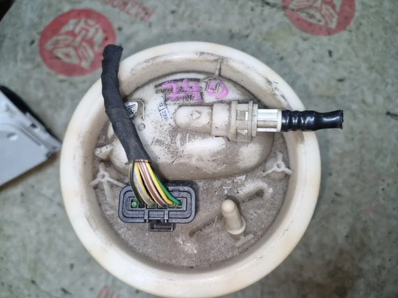 Насос топливный VOLVO V70 2010 BW