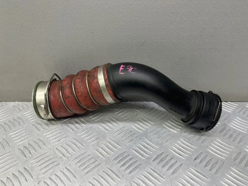 Патрубок интеркулера BMW X5 E70