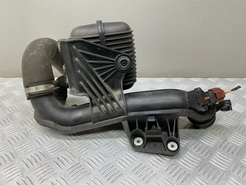 Патрубок интеркулера Audi A4 B8