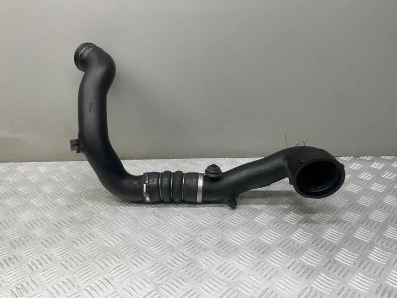 Патрубок интеркулера BMW X5 E70