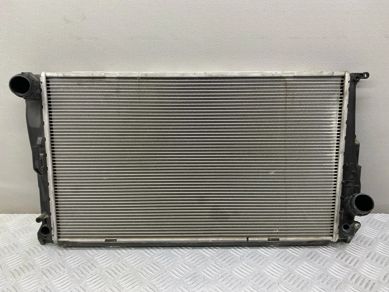 Радиатор охлаждения BMW X1 E84