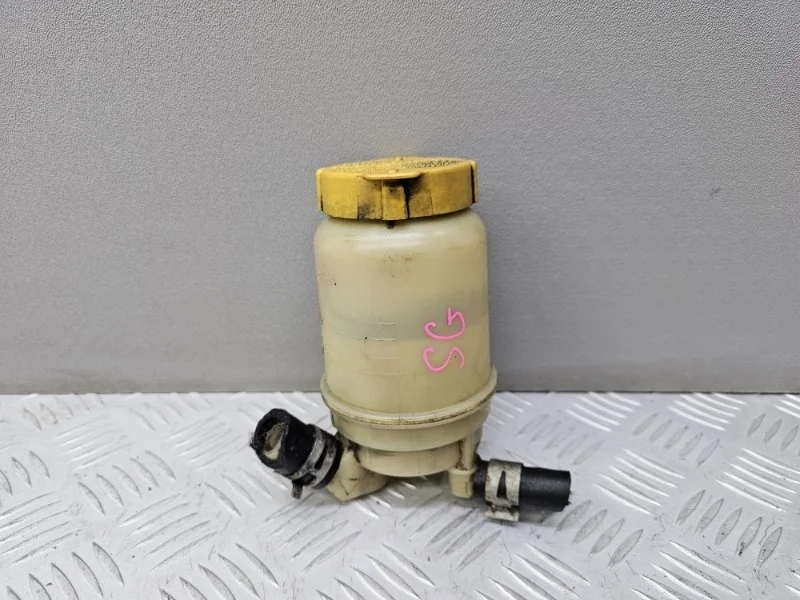 Бачок гура Subaru Forester SG/S11