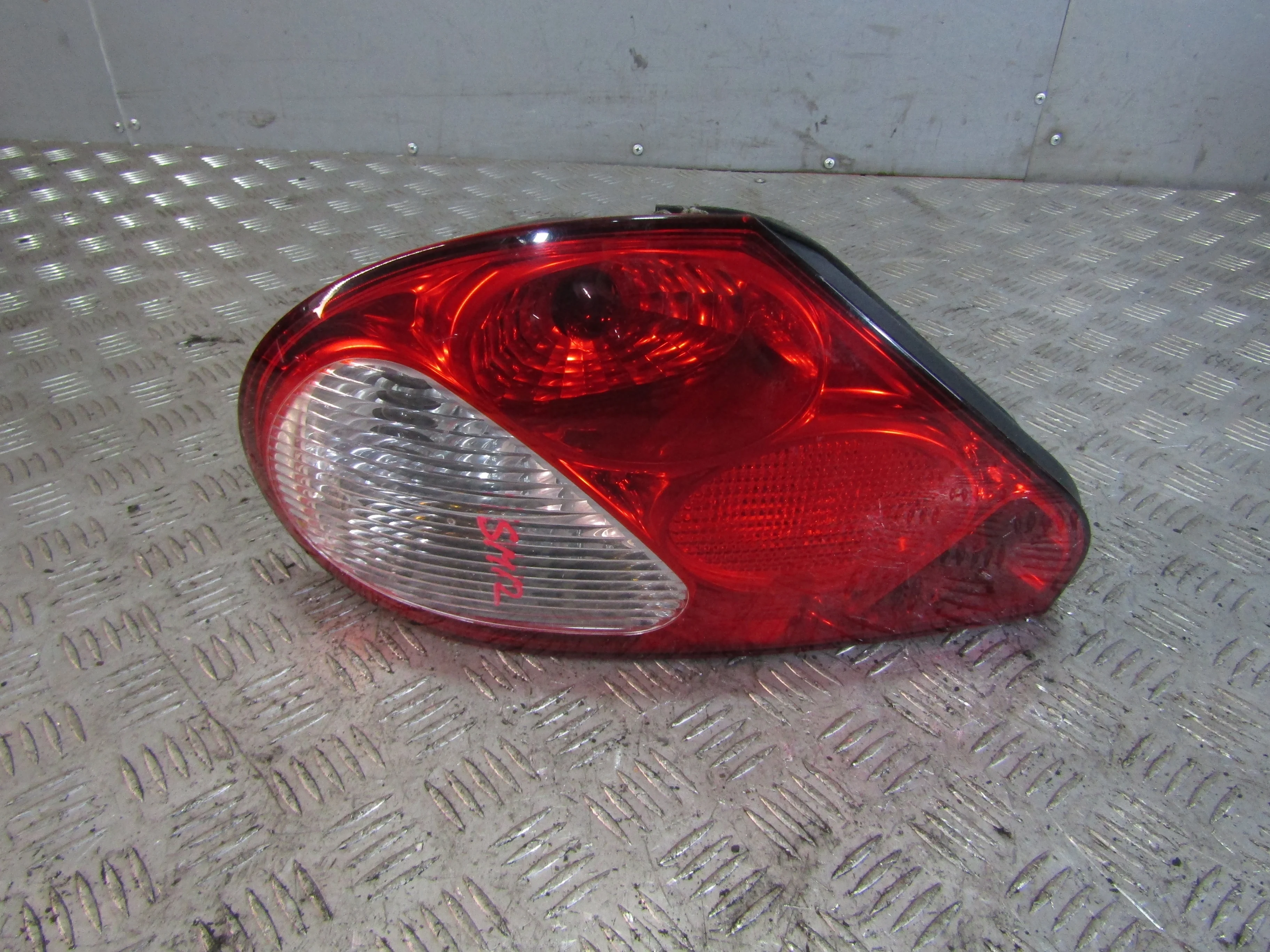 Фонарь внешний левый JAGUAR X-type I (2001—2009)