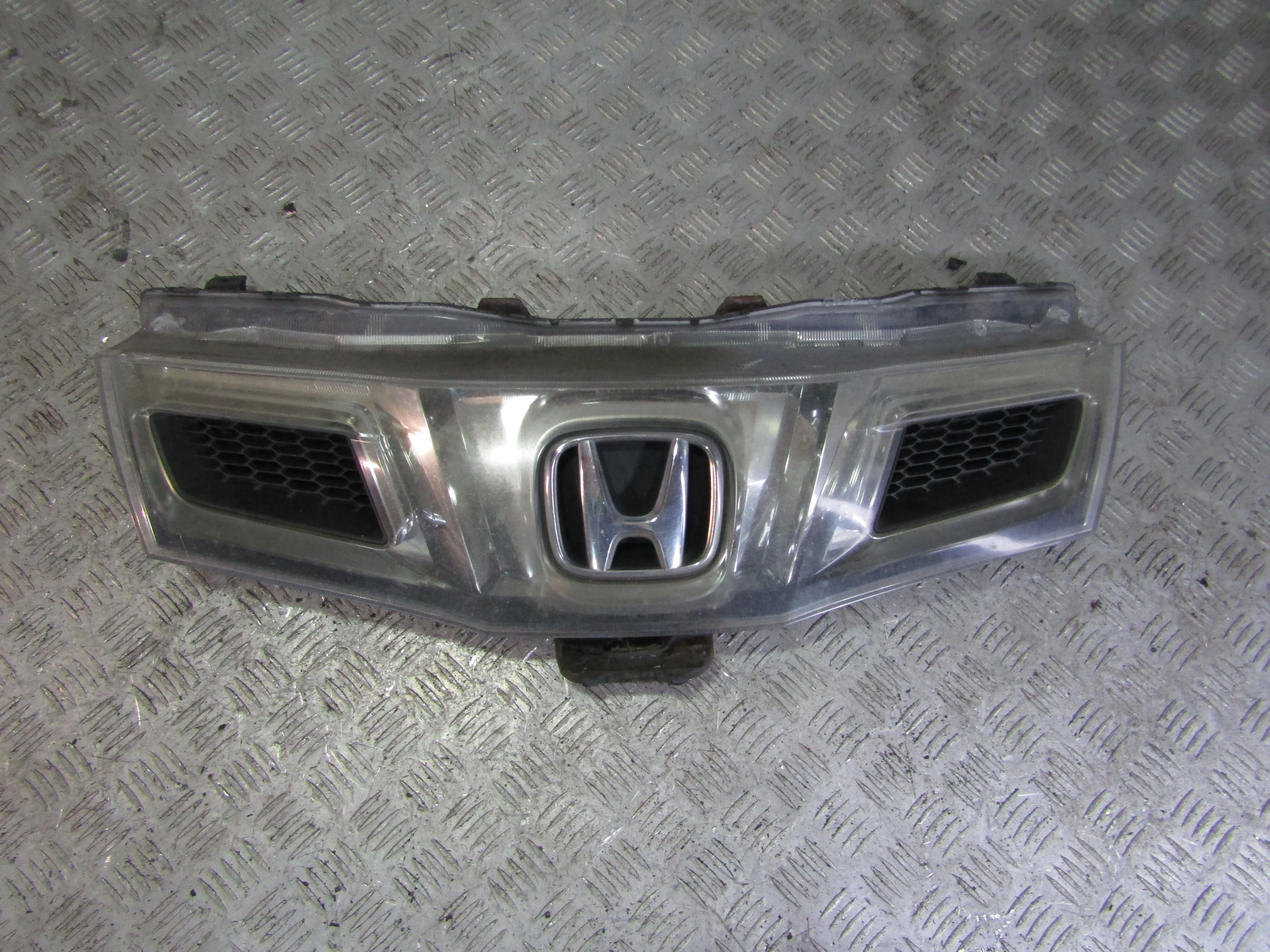 Решетка радиатора (люстра) HONDA Civic VIII (2005