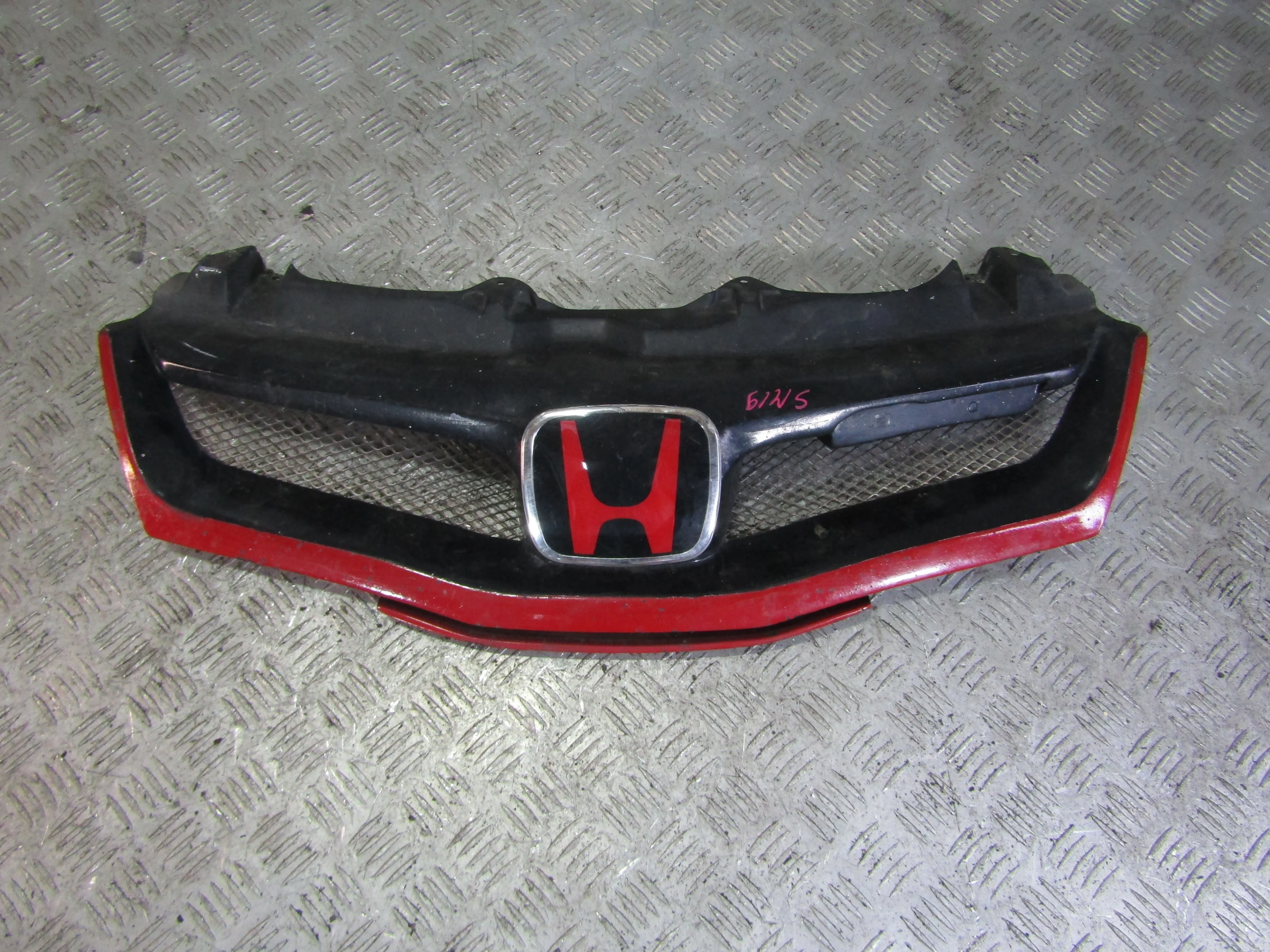 Решетка радиатора (люстра) HONDA Civic VIII (2005