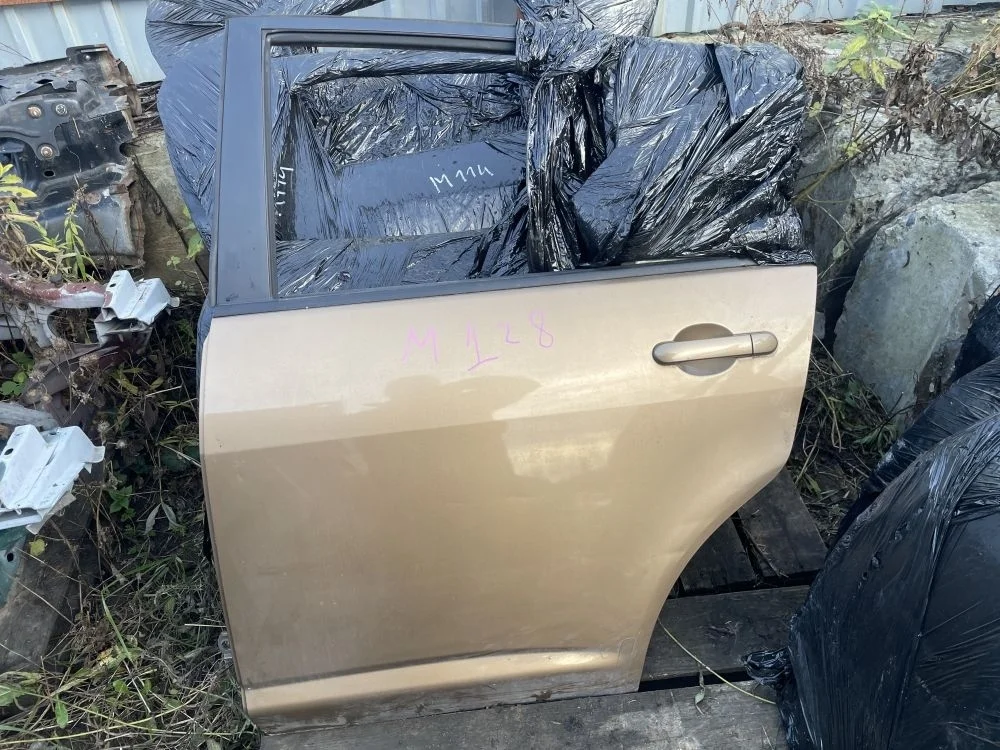 дверь задняя левая nissan tiida C11 европа хэтчбек