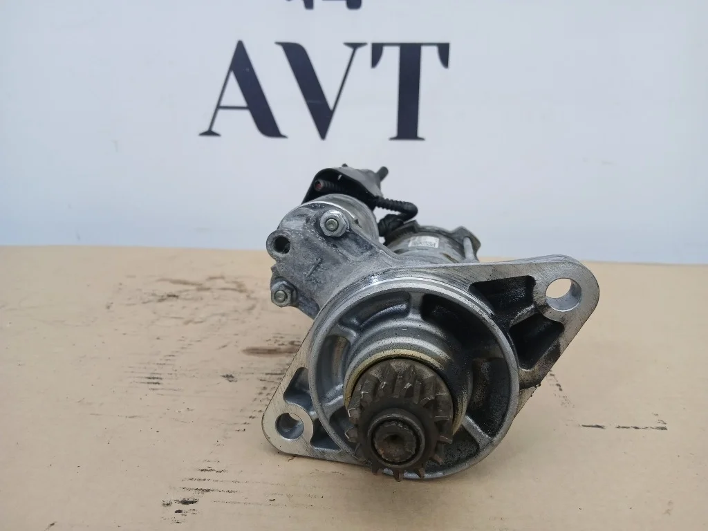 Стартер Volkswagen Tiguan CCZ CCZA CCZC