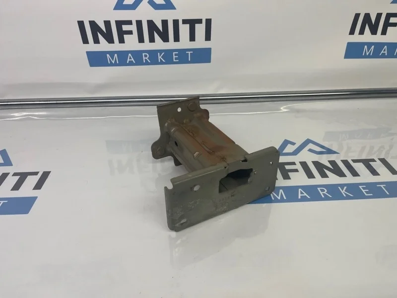 Кронштейн усилителя бампера (крепление, домик)