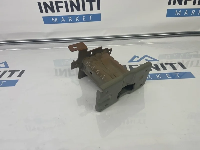 Кронштейн усилителя бампера (крепление, домик)