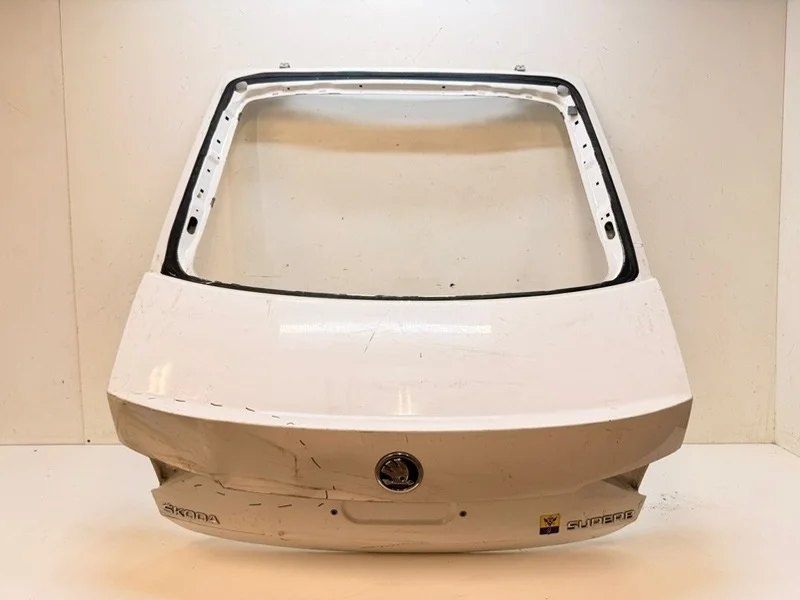 Крышка багажника Skoda Superb 2015-2019 3