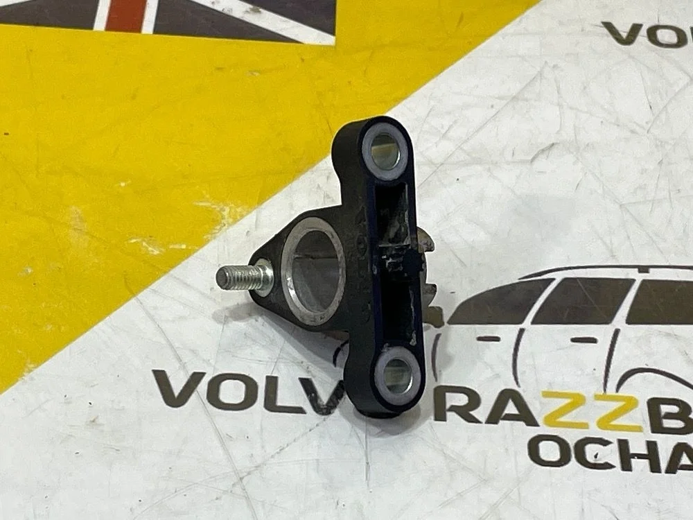 Кронштейн датчика коленвала Volvo S60 XC70 V70 S60 I (2000—2004)