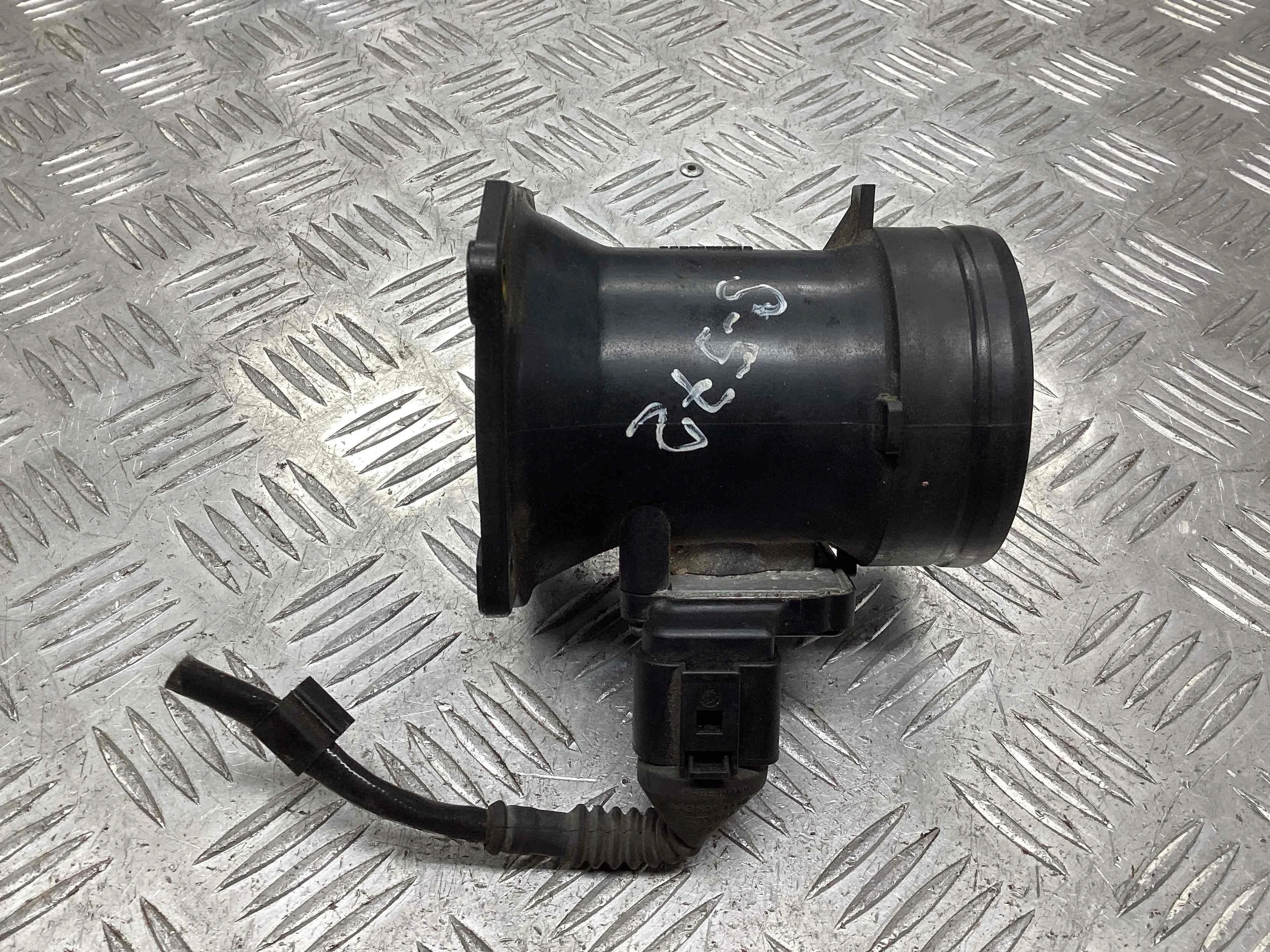 Расходомер воздуха Volkswagen Passat Passat B5 (3B) 1996-2000 1999 1,6 Бензин МКПП 5ст. Универсал.