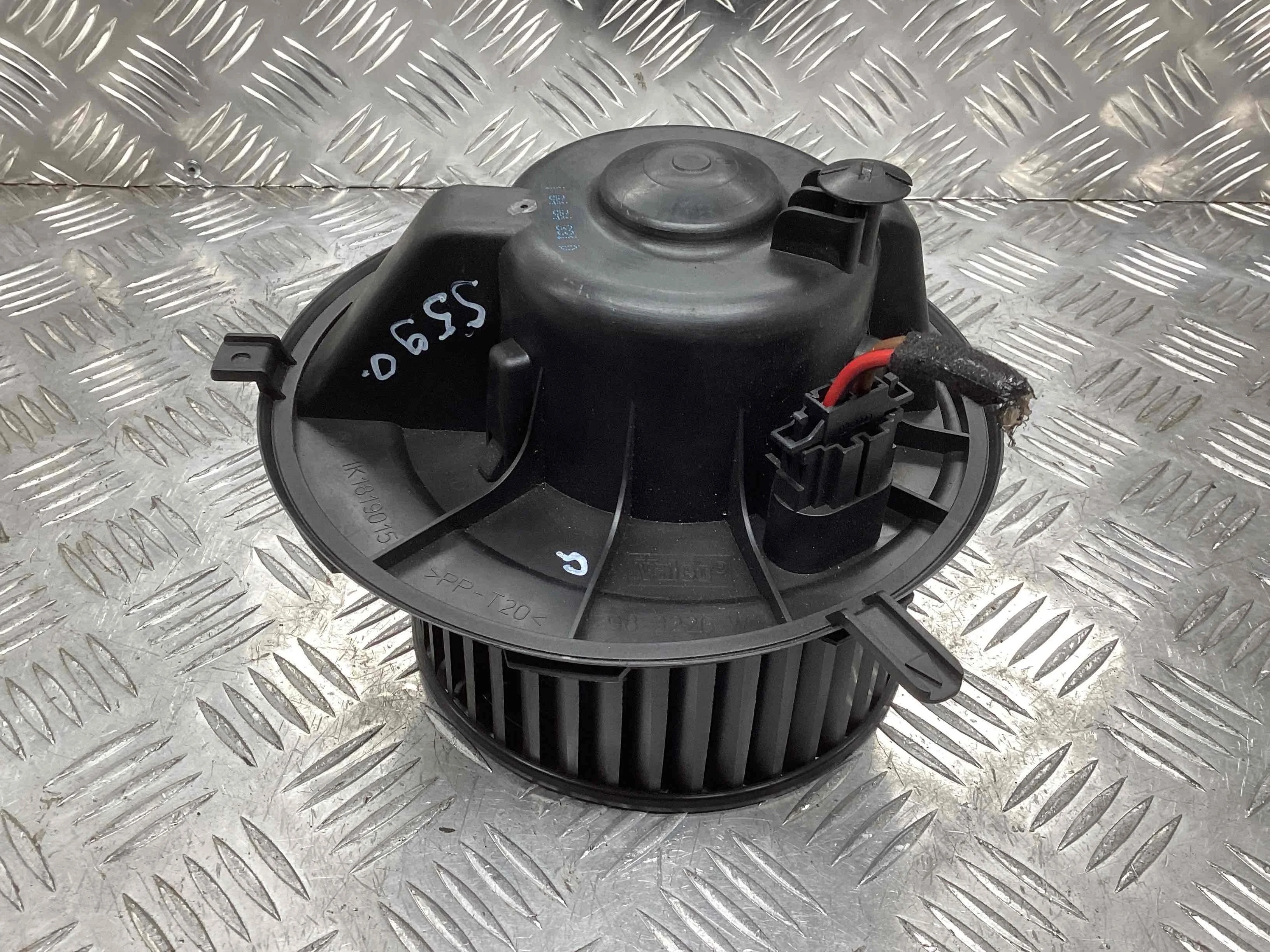 Моторчик печки Volkswagen Golf Golf V (1K) 2004-2009 2005 1,6 Бензин МКПП 6ст. Хэтчбек 3дв.