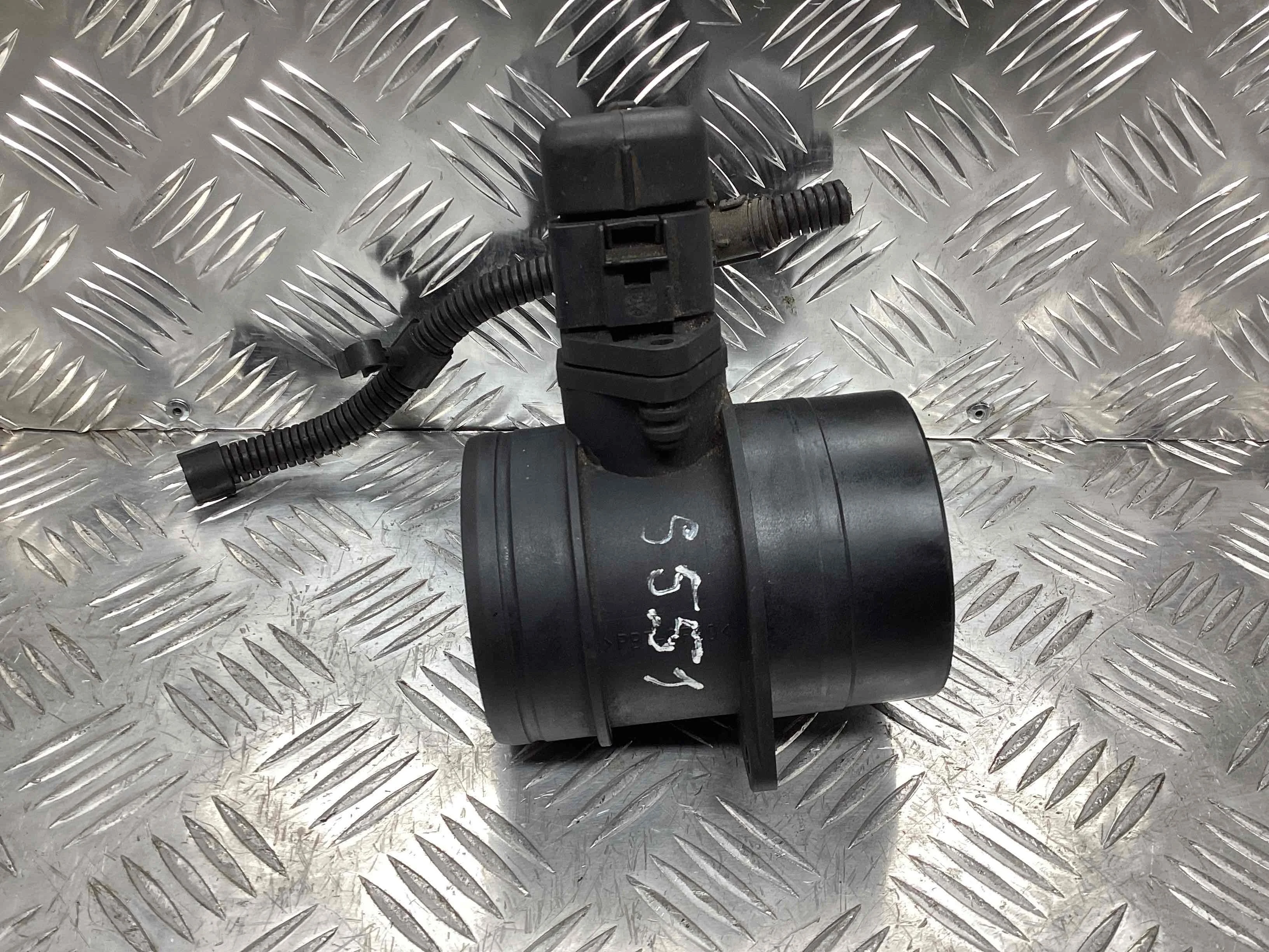 Расходомер воздуха Volkswagen Golf Golf IV (1J) 1997-2004 2003 1,9 Дизель МКПП 6ст. Универсал.