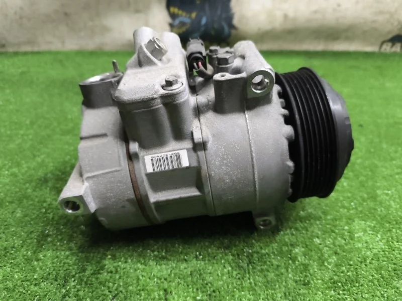 Компрессор кондиционера Mercedes-Benz C-class 2010 A0032304811 W204 271.860