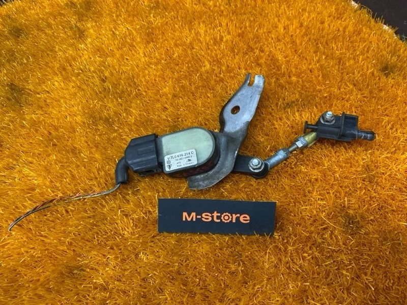 Датчик высоты дорожного просвета Audi Q7 2008 7L0616214C 4L BAR, передний правый