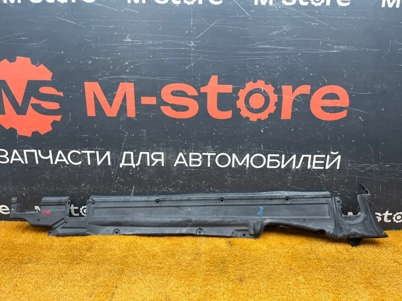 Защита днища кузова Volkswagen Touareg 2011 7P0825202A 7P CGRA, правая