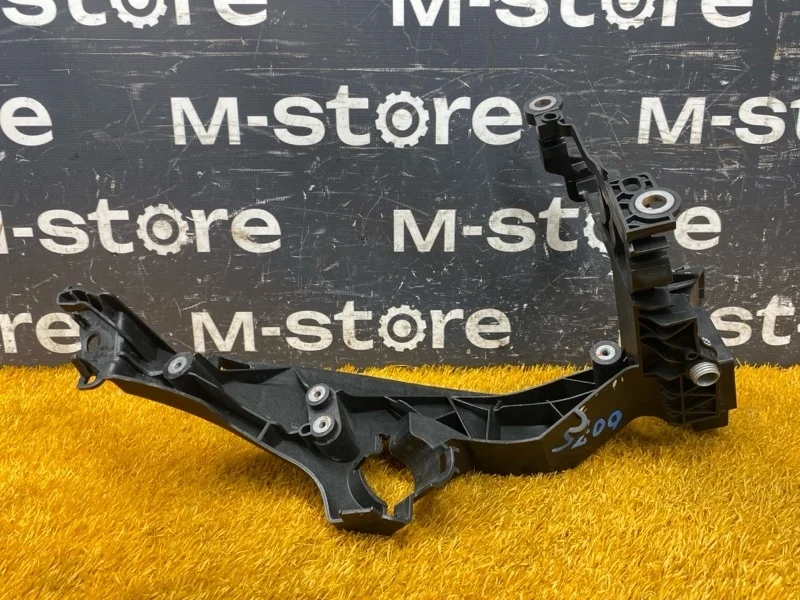 Кронштейн фары Audi A4 2012 8K0805607B B8/8K CDNB, левый