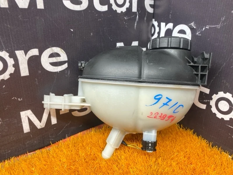 Бачок расширительный Mercedes-Benz Glk-Class 2010 A2045000549 X204 272.948