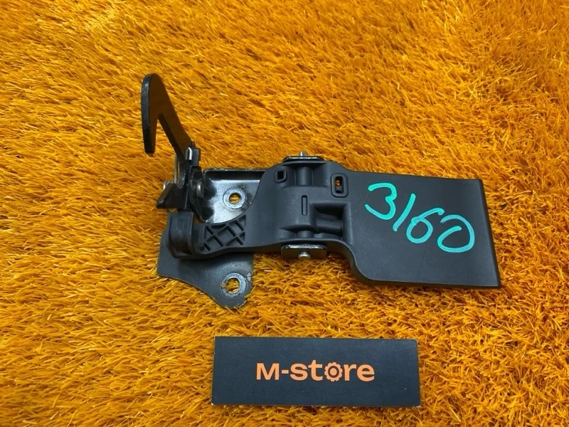 Замок капота Audi Q3 2012 8U0823480A 8U CPSA