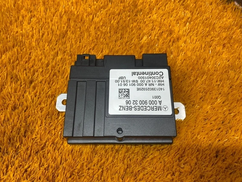 Блок управления топливным насосом Mercedes-Benz C-Class 2014 A0009003206 W205 274.920