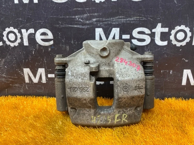 Суппорт Mercedes-Benz C-Class 2012 A2044212681 W204 271.860, передний правый