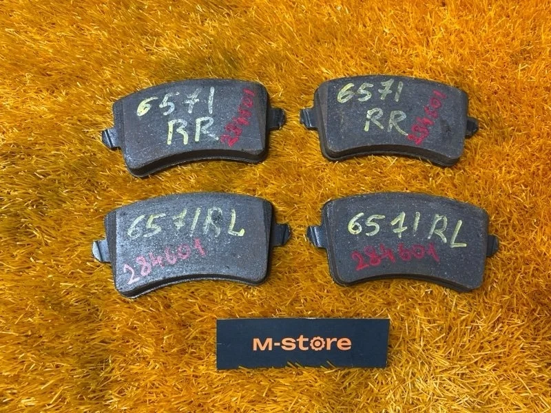 Колодки тормозные Audi Q5 2013 8K0698451C 8R CNCD, задние