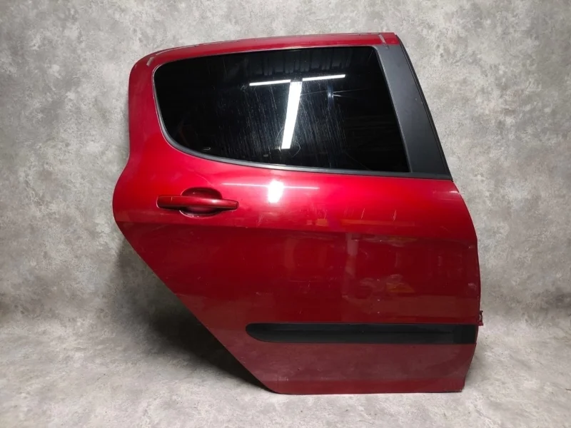 Дверь задняя правая Peugeot 308 T7