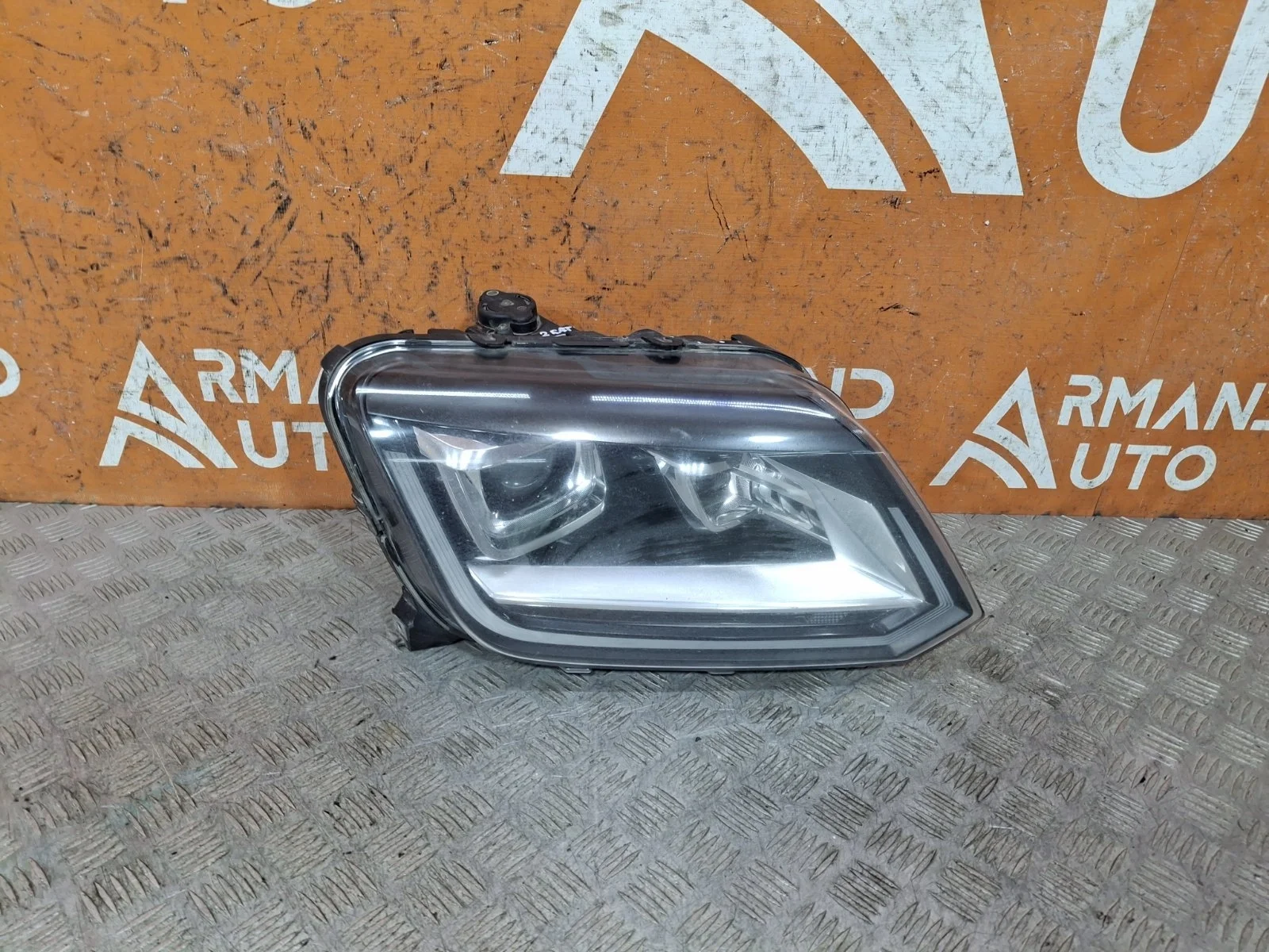 Фара Volkswagen Amarok 2010-нв HA