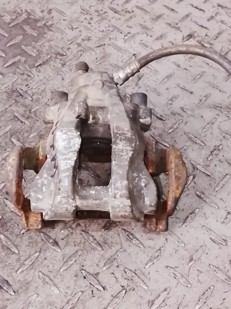 Суппорт тормозной Mercedes-Benz E-Class A0024202883 W211, задний правый