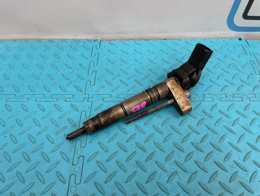 Форсунка топливная Mercedes-Benz Ml-Class 2006 A6420700587 W164 642.940 3.0