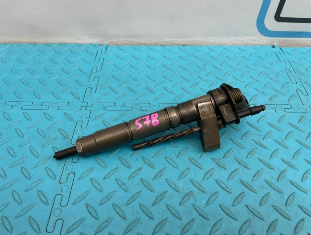 Форсунка топливная Mercedes-Benz Ml-Class 2006 A6420700587 W164 642.940 3.0