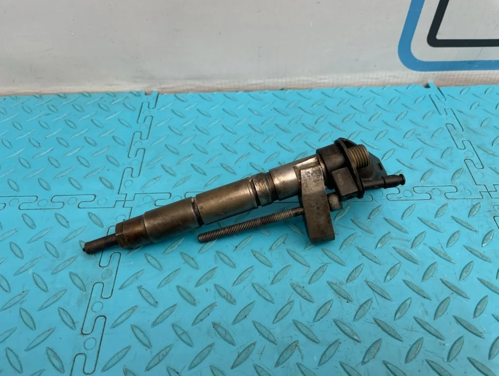 Форсунка топливная Mercedes-Benz Ml-Class 2006 A6420700587 W164 642.940 3.0