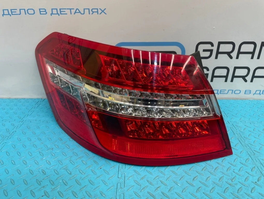 Фонарь Mercedes-Benz E-Class 2009 A2129060558 W212 272.952 3.0, левый