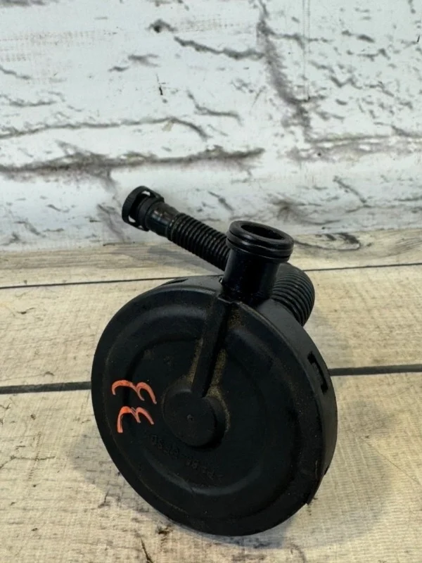 Клапан вентиляции картерных газов Skoda Fabia 2 2010