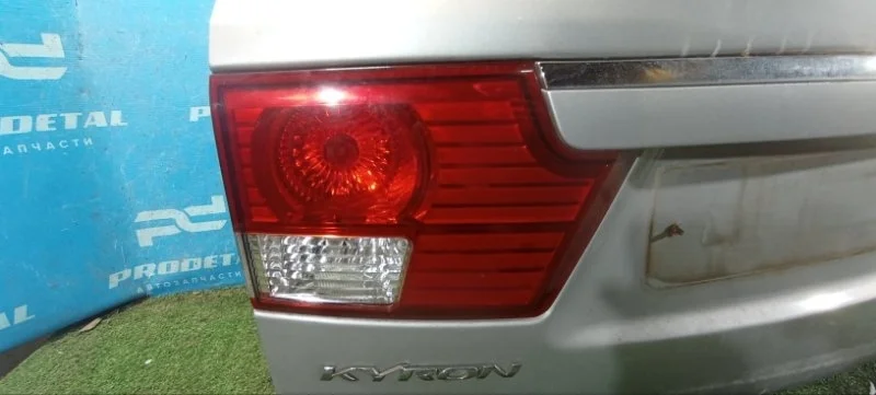 Фонарь внутренний задний левый Ssang Yong Kyron