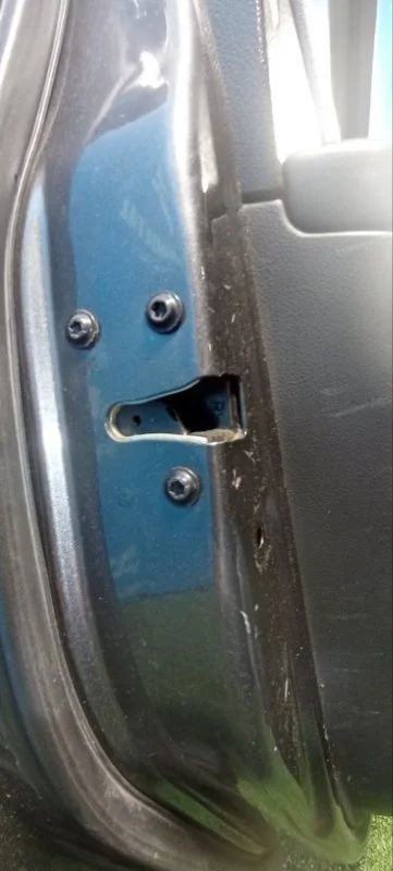 Замок двери передний левый Ssang Yong Kyron