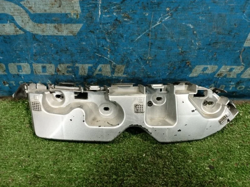 Кронштейн бампера передний левый Renault Duster